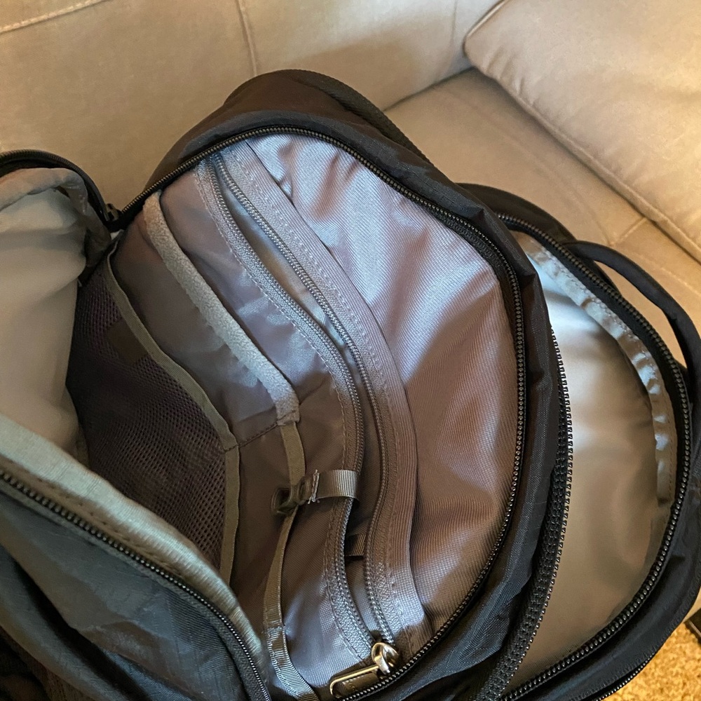 Northface Computer Backpack- Like New! - image 6
